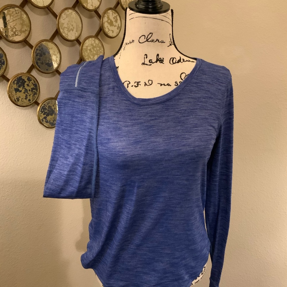 Athletic shirt